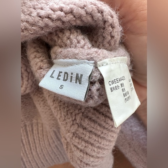 3 for $15 Ledin Purple Crewneck Sweater/Size Small - Picture 10 of 10